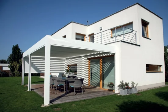 Vida al aire libre Muebles eléctricos impermeables Personalización Sistema de persianas Toldo A prueba de nieve Pérgola de lujo Tienda de SPA Gazebo de aluminio bioclimático